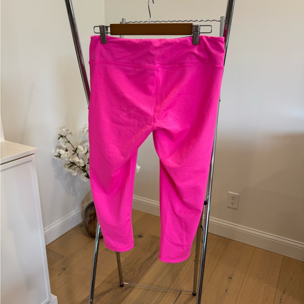 Lilly Pulitzer Luxletic vibrant neon pink crop leggings. Size L - Picture 2 of 9